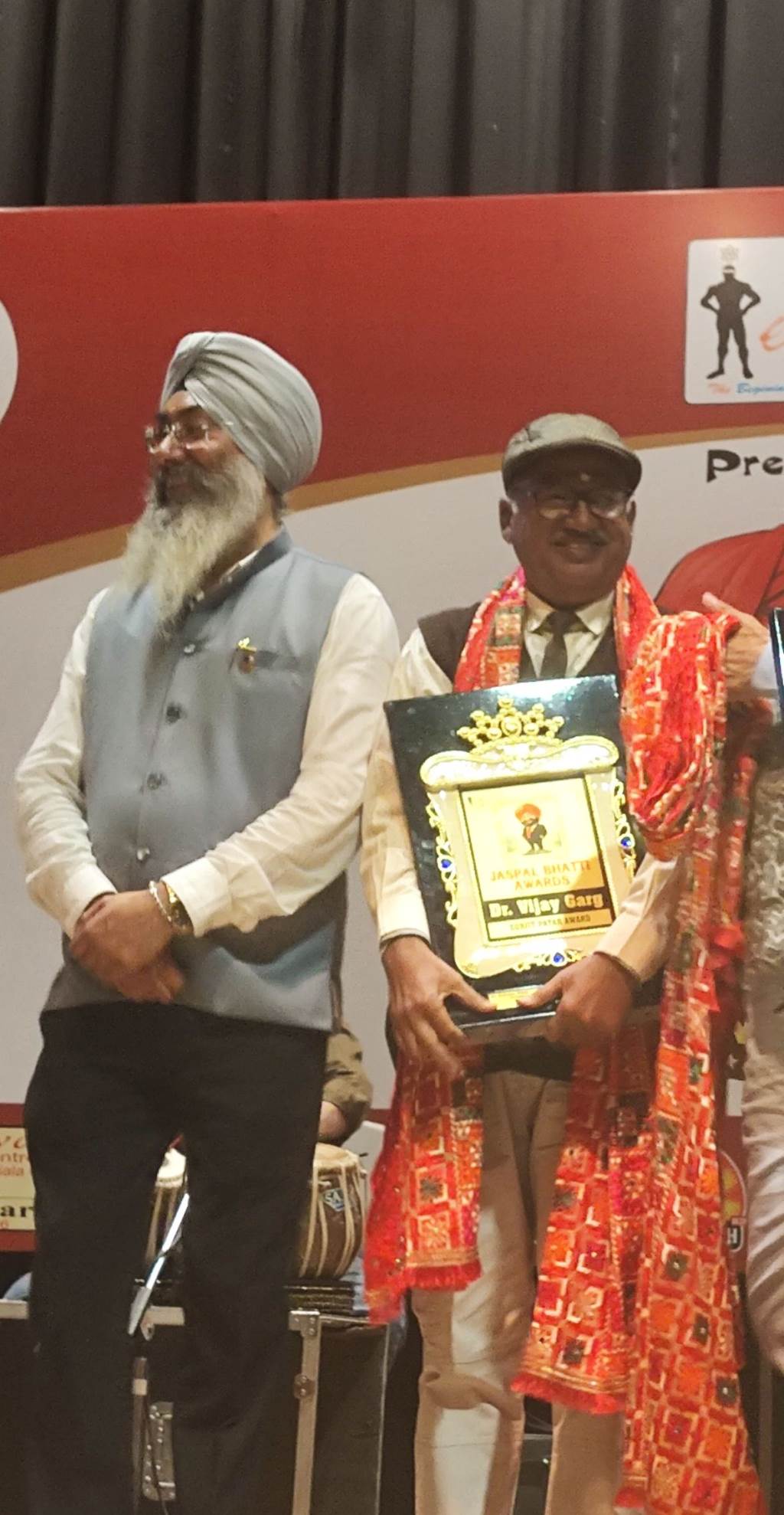 Dr Vijay Garg honored with the Surjit Patar Award in Ludhiana